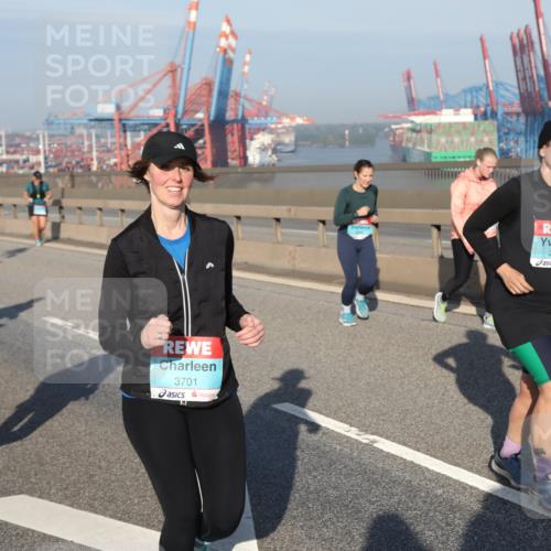 03.10.2025 - Köhlbrandbrückenlauf Yannick Fuchs http://msf.ph/oto/9181788 03.10.2025 08:58:00 Position 2 3510, 3701, 2621 meine-sportfotos.de