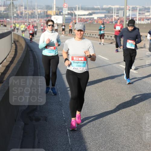 03.10.2025 - Köhlbrandbrückenlauf Yannick Fuchs http://msf.ph/oto/9181809 03.10.2025 08:58:04 Position 2 3476, 2343, 2342 meine-sportfotos.de