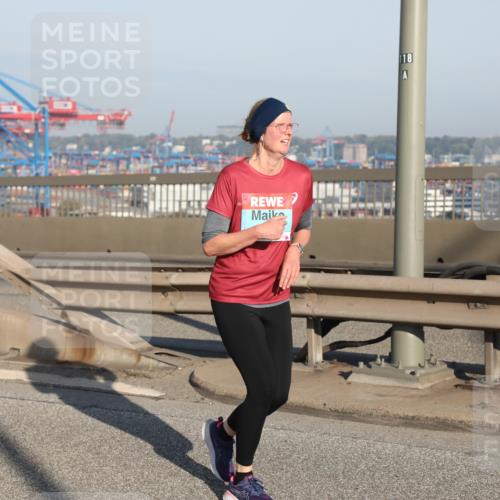 03.10.2025 - Köhlbrandbrückenlauf Yannick Fuchs http://msf.ph/oto/9181843 03.10.2025 08:58:16 Position 2 118 meine-sportfotos.de