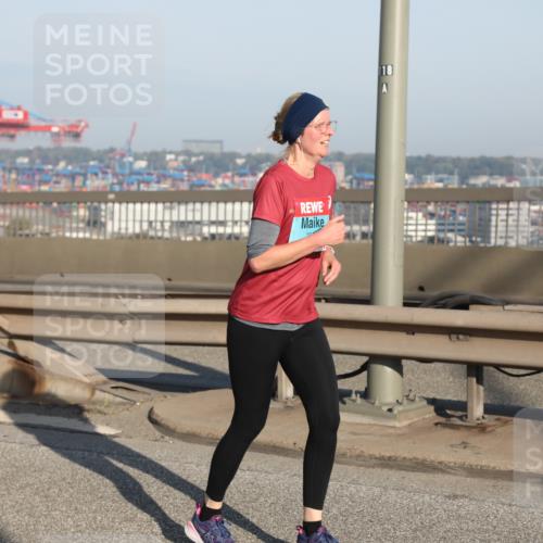 03.10.2025 - Köhlbrandbrückenlauf Yannick Fuchs http://msf.ph/oto/9181845 03.10.2025 08:58:16 Position 2 118 meine-sportfotos.de