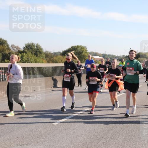 03.10.2025 - Köhlbrandbrückenlauf Yannick Fuchs http://msf.ph/oto/9181850 03.10.2025 11:23:56 Position 3 4715, 5587, 5621, 5855 meine-sportfotos.de
