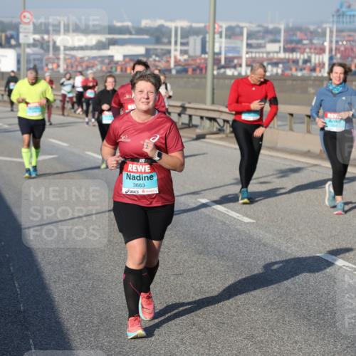 03.10.2025 - Köhlbrandbrückenlauf Yannick Fuchs http://msf.ph/oto/9181856 03.10.2025 08:58:21 Position 2 3, 5, 3663 meine-sportfotos.de