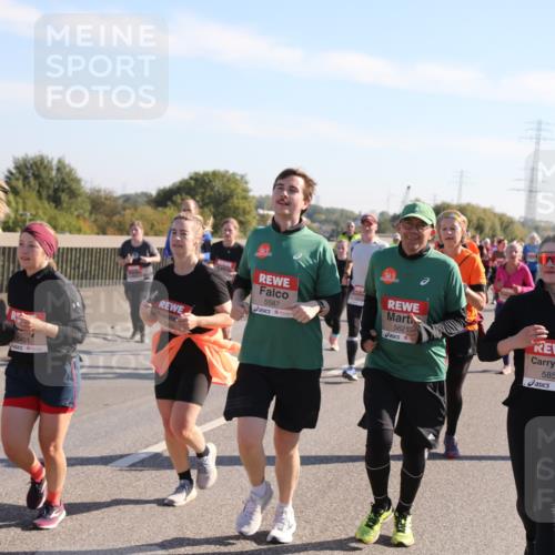03.10.2025 - Köhlbrandbrückenlauf Yannick Fuchs http://msf.ph/oto/9181871 03.10.2025 11:23:57 Position 3 5401, 5587, 5621, 5855 meine-sportfotos.de