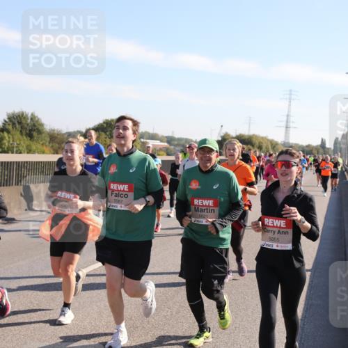 03.10.2025 - Köhlbrandbrückenlauf Yannick Fuchs http://msf.ph/oto/9181874 03.10.2025 11:23:57 Position 3 5401, 5587, 5400, 5621, 5855 meine-sportfotos.de