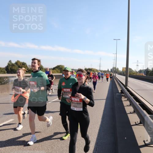 03.10.2025 - Köhlbrandbrückenlauf Yannick Fuchs http://msf.ph/oto/9181884 03.10.2025 11:23:58 Position 3 5587, 5855 meine-sportfotos.de