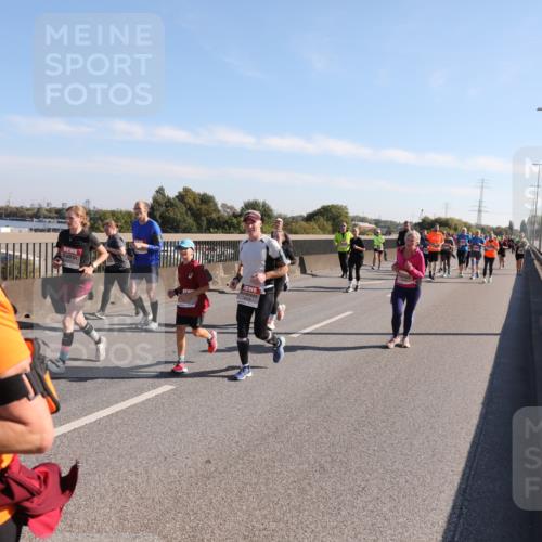 03.10.2025 - Köhlbrandbrückenlauf Yannick Fuchs http://msf.ph/oto/9181911 03.10.2025 11:24:00 Position 3 08 meine-sportfotos.de