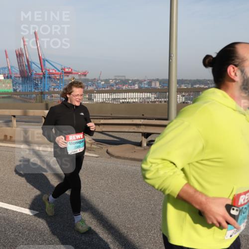 03.10.2025 - Köhlbrandbrückenlauf Yannick Fuchs http://msf.ph/oto/9181916 03.10.2025 08:58:30 Position 2 2385, 18 meine-sportfotos.de