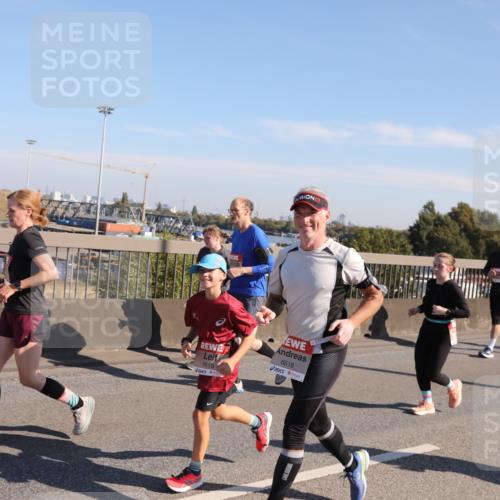 03.10.2025 - Köhlbrandbrückenlauf Yannick Fuchs http://msf.ph/oto/9181923 03.10.2025 11:24:01 Position 3 6619, 6618 meine-sportfotos.de