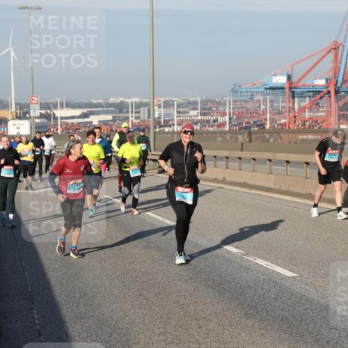 03.10.2025 - Köhlbrandbrückenlauf Yannick Fuchs http://msf.ph/oto/9181930 03.10.2025 08:58:37 Position 2 2726 meine-sportfotos.de