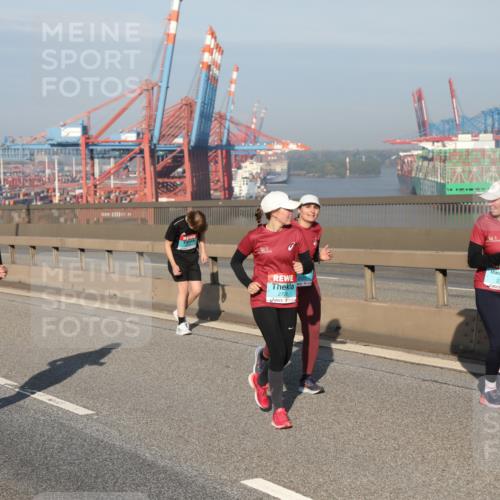 03.10.2025 - Köhlbrandbrückenlauf Yannick Fuchs http://msf.ph/oto/9181934 03.10.2025 08:58:37 Position 2 3784, 2726, 2727 meine-sportfotos.de