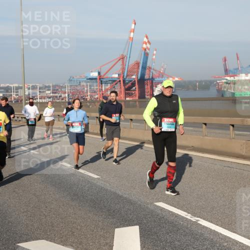 03.10.2025 - Köhlbrandbrückenlauf Yannick Fuchs http://msf.ph/oto/9181984 03.10.2025 08:58:45 Position 2 3771, 3634 meine-sportfotos.de