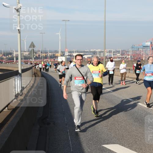 03.10.2025 - Köhlbrandbrückenlauf Yannick Fuchs http://msf.ph/oto/9181989 03.10.2025 08:58:46 Position 2 3771, 2518 meine-sportfotos.de