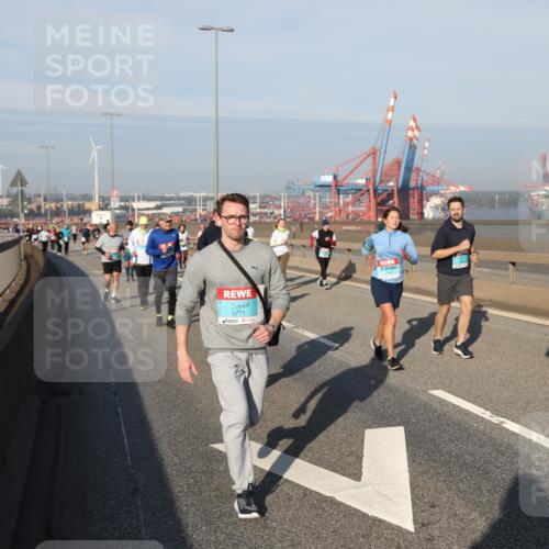 03.10.2025 - Köhlbrandbrückenlauf Yannick Fuchs http://msf.ph/oto/9181995 03.10.2025 08:58:47 Position 2 3771, 634 meine-sportfotos.de