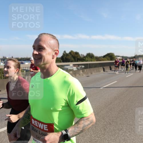 03.10.2025 - Köhlbrandbrückenlauf Yannick Fuchs http://msf.ph/oto/9182012 03.10.2025 11:24:12 Position 3 8, 54 meine-sportfotos.de