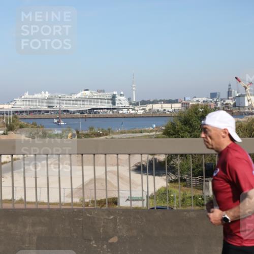 03.10.2025 - Köhlbrandbrückenlauf Yannick Fuchs http://msf.ph/oto/9182017 03.10.2025 11:24:13 Position 3  meine-sportfotos.de