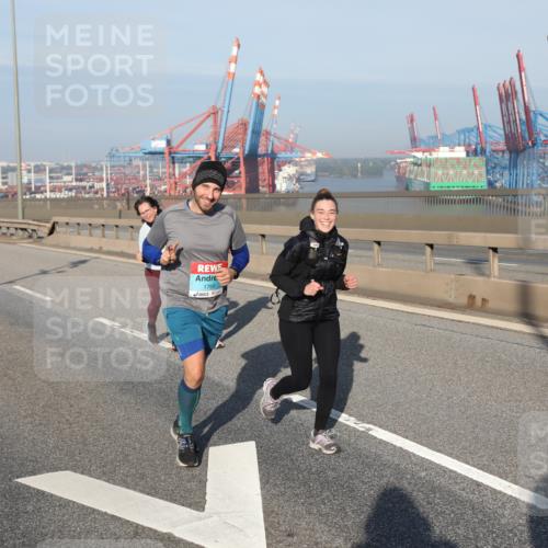 03.10.2025 - Köhlbrandbrückenlauf Yannick Fuchs http://msf.ph/oto/9182040 03.10.2025 08:58:55 Position 2 1769 meine-sportfotos.de