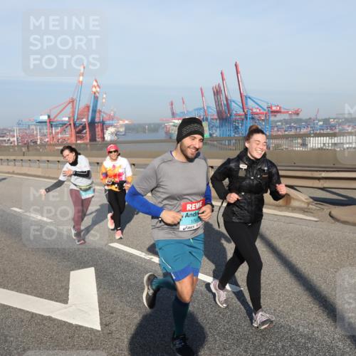 03.10.2025 - Köhlbrandbrückenlauf Yannick Fuchs http://msf.ph/oto/9182051 03.10.2025 08:58:56 Position 2 1769, 18 meine-sportfotos.de