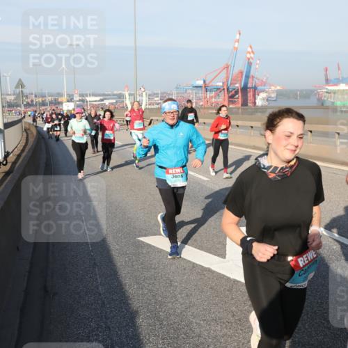 03.10.2025 - Köhlbrandbrückenlauf Yannick Fuchs http://msf.ph/oto/9182094 03.10.2025 08:59:05 Position 2 3072, 2973 meine-sportfotos.de