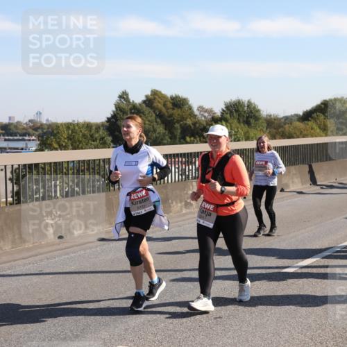 03.10.2025 - Köhlbrandbrückenlauf Yannick Fuchs http://msf.ph/oto/9182103 03.10.2025 11:24:22 Position 3 6133, 5241, 5121 meine-sportfotos.de