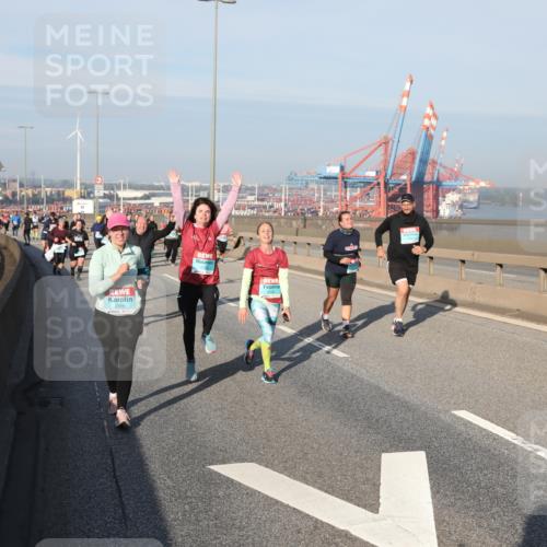 03.10.2025 - Köhlbrandbrückenlauf Yannick Fuchs http://msf.ph/oto/9182110 03.10.2025 08:59:07 Position 2 2359, 3479 meine-sportfotos.de