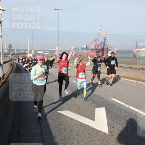 03.10.2025 - Köhlbrandbrückenlauf Yannick Fuchs http://msf.ph/oto/9182118 03.10.2025 08:59:08 Position 2 2359 meine-sportfotos.de