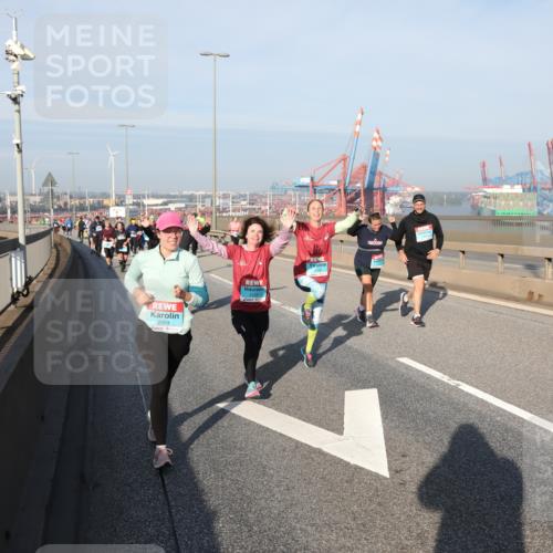 03.10.2025 - Köhlbrandbrückenlauf Yannick Fuchs http://msf.ph/oto/9182122 03.10.2025 08:59:08 Position 2 2359 meine-sportfotos.de