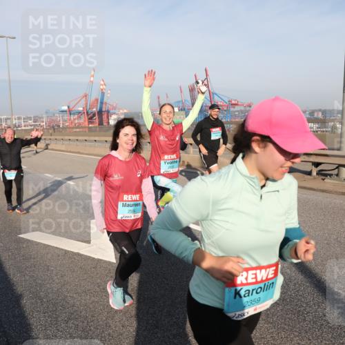 03.10.2025 - Köhlbrandbrückenlauf Yannick Fuchs http://msf.ph/oto/9182132 03.10.2025 08:59:10 Position 2 2554, 2359 meine-sportfotos.de