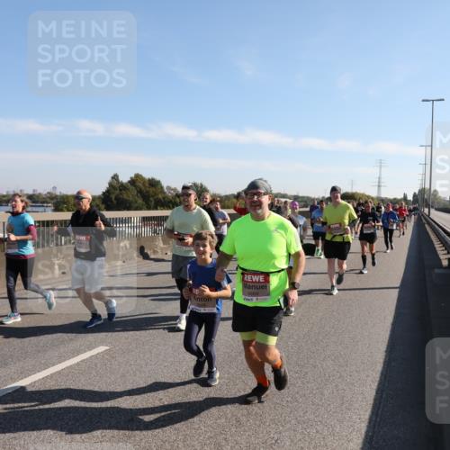 03.10.2025 - Köhlbrandbrückenlauf Yannick Fuchs http://msf.ph/oto/9182177 03.10.2025 11:24:29 Position 3 6669 meine-sportfotos.de