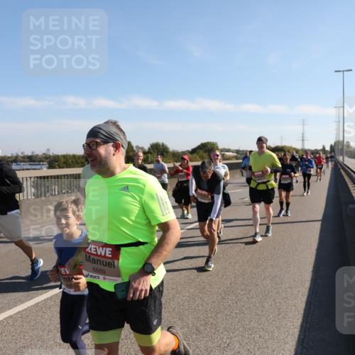 03.10.2025 - Köhlbrandbrückenlauf Yannick Fuchs http://msf.ph/oto/9182185 03.10.2025 11:24:29 Position 3 6669 meine-sportfotos.de