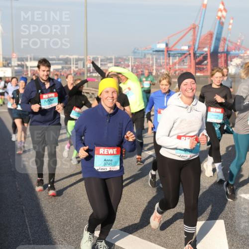 03.10.2025 - Köhlbrandbrückenlauf Yannick Fuchs http://msf.ph/oto/9182194 03.10.2025 08:59:18 Position 2 3745, 3746, 2212 meine-sportfotos.de