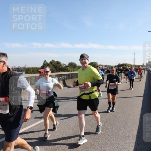 03.10.2025 - Köhlbrandbrückenlauf Yannick Fuchs http://msf.ph/oto/9182204 03.10.2025 11:24:31 Position 3 6695, 5010 meine-sportfotos.de