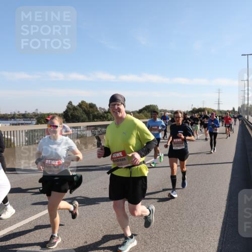 03.10.2025 - Köhlbrandbrückenlauf Yannick Fuchs http://msf.ph/oto/9182207 03.10.2025 11:24:31 Position 3 6695, 4914, 5010, 42 meine-sportfotos.de