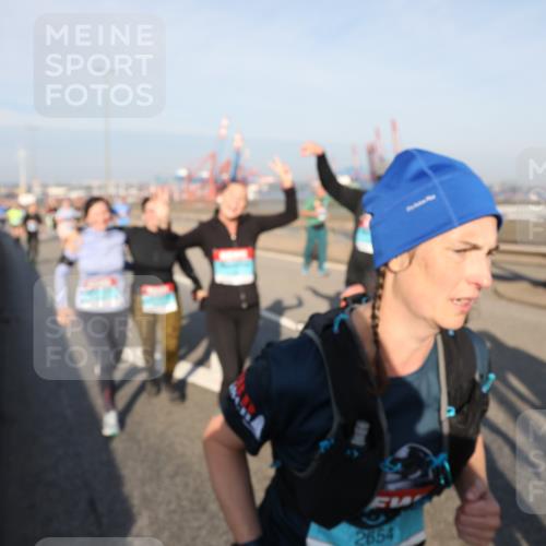 03.10.2025 - Köhlbrandbrückenlauf Yannick Fuchs http://msf.ph/oto/9182235 03.10.2025 08:59:23 Position 2 2654 meine-sportfotos.de