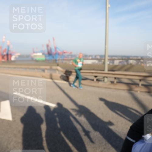 03.10.2025 - Köhlbrandbrückenlauf Yannick Fuchs http://msf.ph/oto/9182254 03.10.2025 08:59:25 Position 2  meine-sportfotos.de