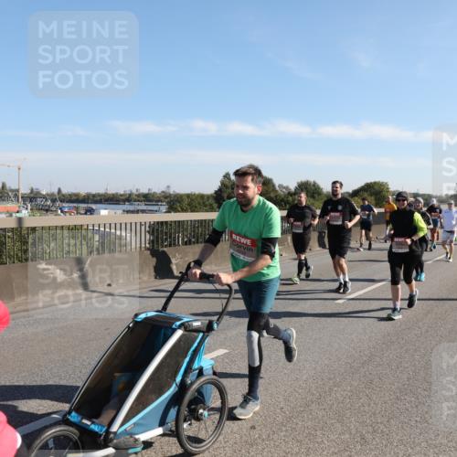 03.10.2025 - Köhlbrandbrückenlauf Yannick Fuchs http://msf.ph/oto/9182278 03.10.2025 11:24:38 Position 3  meine-sportfotos.de