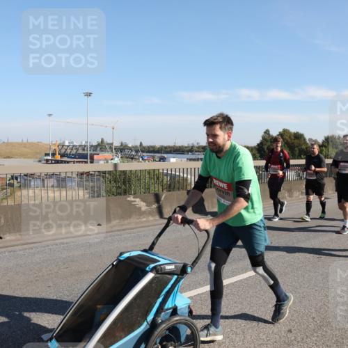 03.10.2025 - Köhlbrandbrückenlauf Yannick Fuchs http://msf.ph/oto/9182282 03.10.2025 11:24:38 Position 3 1020 meine-sportfotos.de