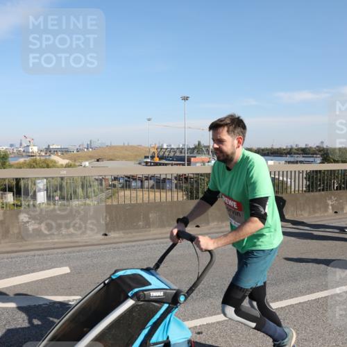 03.10.2025 - Köhlbrandbrückenlauf Yannick Fuchs http://msf.ph/oto/9182286 03.10.2025 11:24:39 Position 3  meine-sportfotos.de