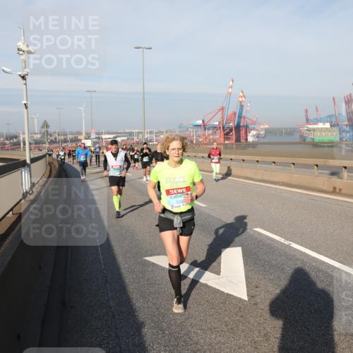 03.10.2025 - Köhlbrandbrückenlauf Yannick Fuchs http://msf.ph/oto/9182296 03.10.2025 08:59:31 Position 2 3292 meine-sportfotos.de