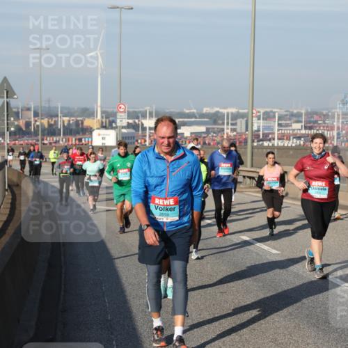 03.10.2025 - Köhlbrandbrückenlauf Yannick Fuchs http://msf.ph/oto/9182333 03.10.2025 08:59:38 Position 2 2659 meine-sportfotos.de