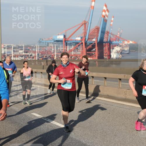 03.10.2025 - Köhlbrandbrückenlauf Yannick Fuchs http://msf.ph/oto/9182344 03.10.2025 08:59:40 Position 2 2659, 2332, 2504 meine-sportfotos.de