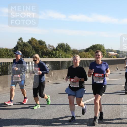 03.10.2025 - Köhlbrandbrückenlauf Yannick Fuchs http://msf.ph/oto/9182351 03.10.2025 11:24:44 Position 3 5310, 5378, 5320 meine-sportfotos.de