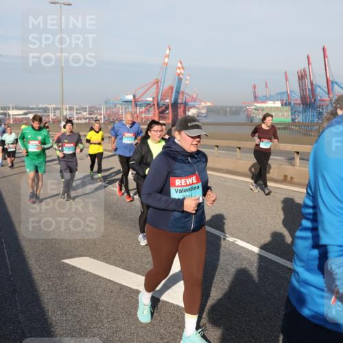 03.10.2025 - Köhlbrandbrückenlauf Yannick Fuchs http://msf.ph/oto/9182357 03.10.2025 08:59:42 Position 2 2311, 59 meine-sportfotos.de