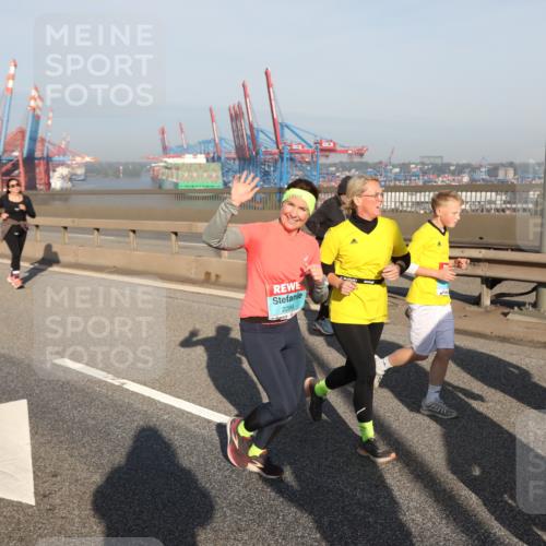 03.10.2025 - Köhlbrandbrückenlauf Yannick Fuchs http://msf.ph/oto/9182384 03.10.2025 08:59:46 Position 2 2299 meine-sportfotos.de