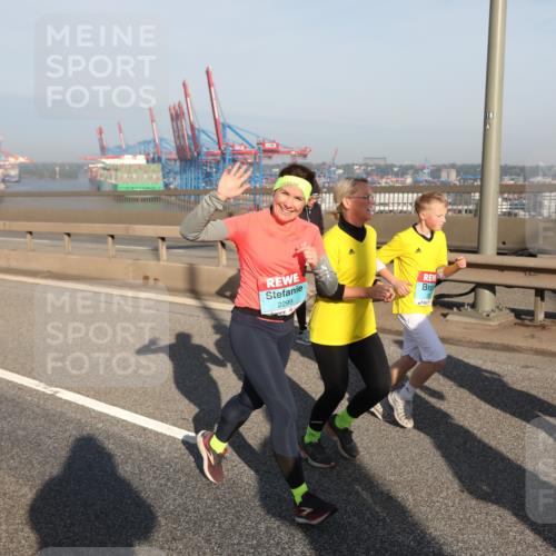 03.10.2025 - Köhlbrandbrückenlauf Yannick Fuchs http://msf.ph/oto/9182386 03.10.2025 08:59:46 Position 2 2299, 2 meine-sportfotos.de