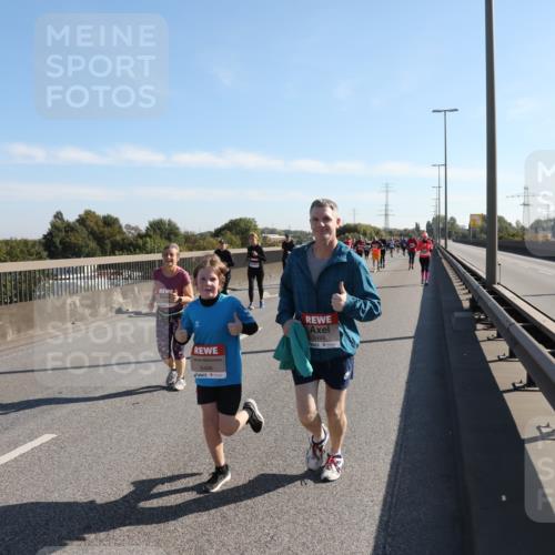 03.10.2025 - Köhlbrandbrückenlauf Yannick Fuchs http://msf.ph/oto/9182392 03.10.2025 11:24:48 Position 3 5496, 5495 meine-sportfotos.de