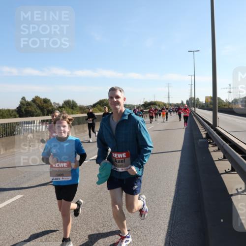 03.10.2025 - Köhlbrandbrückenlauf Yannick Fuchs http://msf.ph/oto/9182395 03.10.2025 11:24:48 Position 3 5496, 5495 meine-sportfotos.de