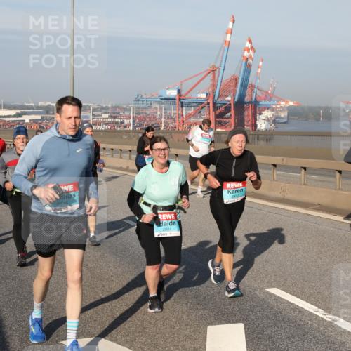 03.10.2025 - Köhlbrandbrückenlauf Yannick Fuchs http://msf.ph/oto/9182399 03.10.2025 08:59:48 Position 2 2846, 2924, 2397 meine-sportfotos.de