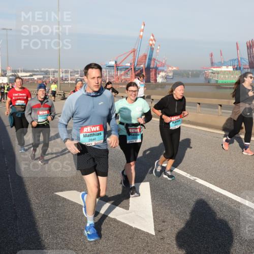 03.10.2025 - Köhlbrandbrückenlauf Yannick Fuchs http://msf.ph/oto/9182401 03.10.2025 08:59:49 Position 2 2846 meine-sportfotos.de