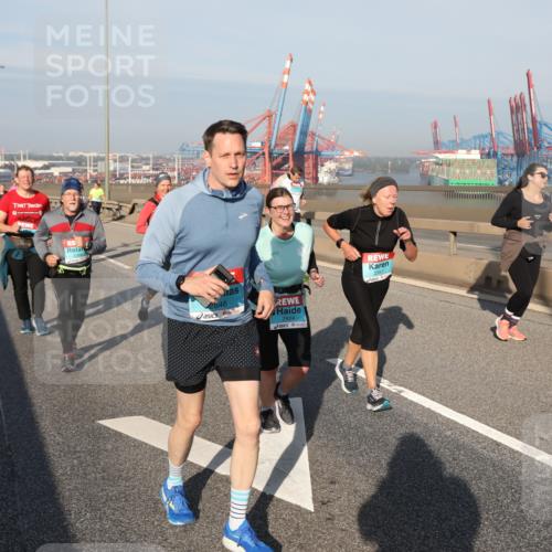 03.10.2025 - Köhlbrandbrückenlauf Yannick Fuchs http://msf.ph/oto/9182403 03.10.2025 08:59:49 Position 2 2846, 2924 meine-sportfotos.de