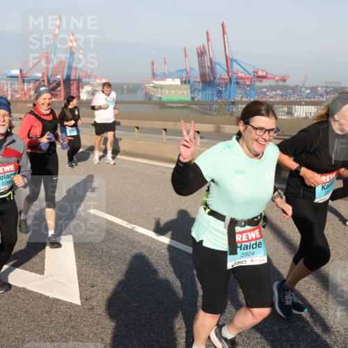 03.10.2025 - Köhlbrandbrückenlauf Yannick Fuchs http://msf.ph/oto/9182411 03.10.2025 08:59:51 Position 2 3388, 2924 meine-sportfotos.de